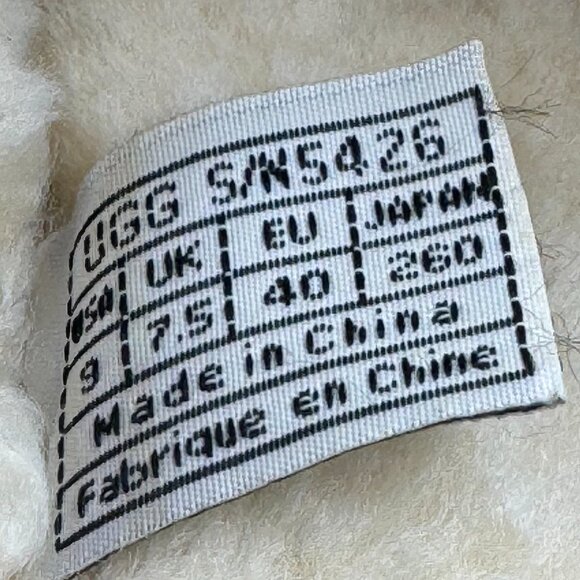 UGG Wmns Kalie Sheepskin Lined Clog - Picture 5 of 6